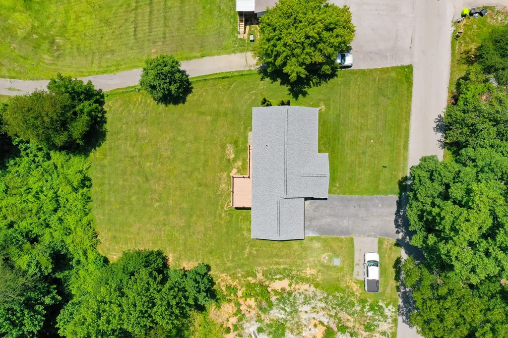 491 Hopkins Cemetery Road Lily KY 40740
