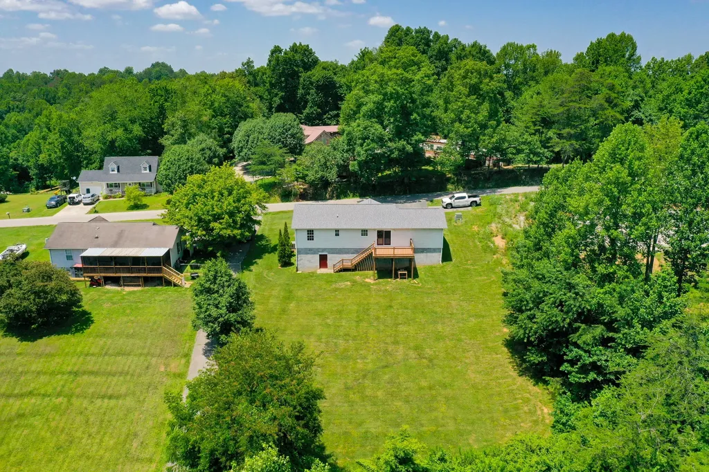 491 Hopkins Cemetery Road Lily KY 40740