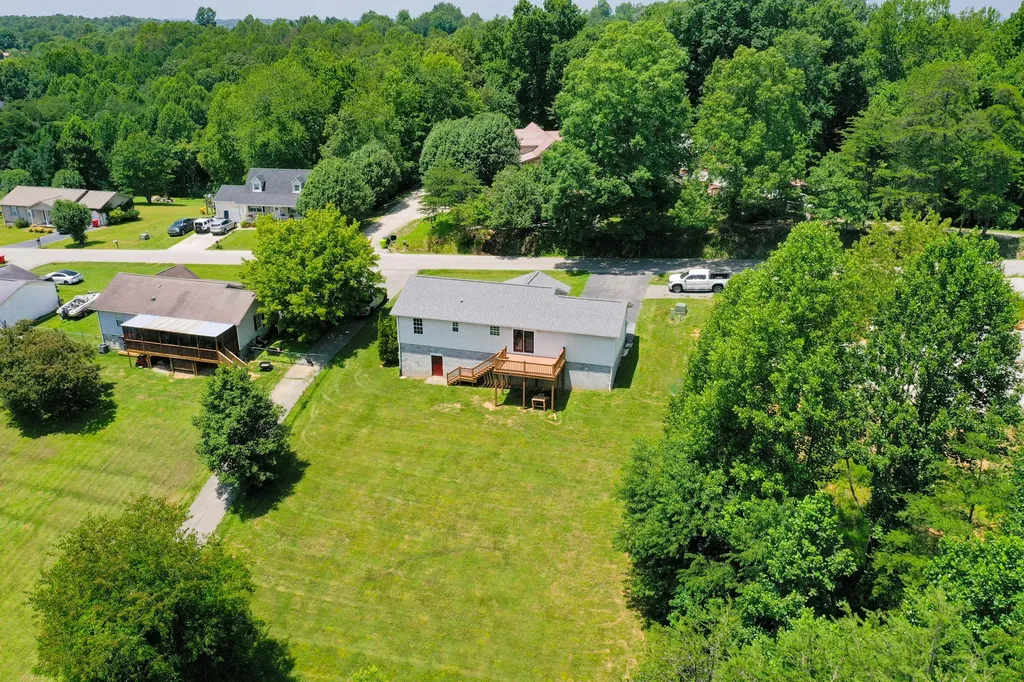 491 Hopkins Cemetery Road Lily KY 40740