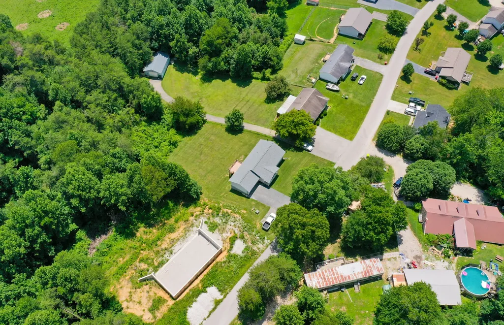 491 Hopkins Cemetery Road Lily KY 40740