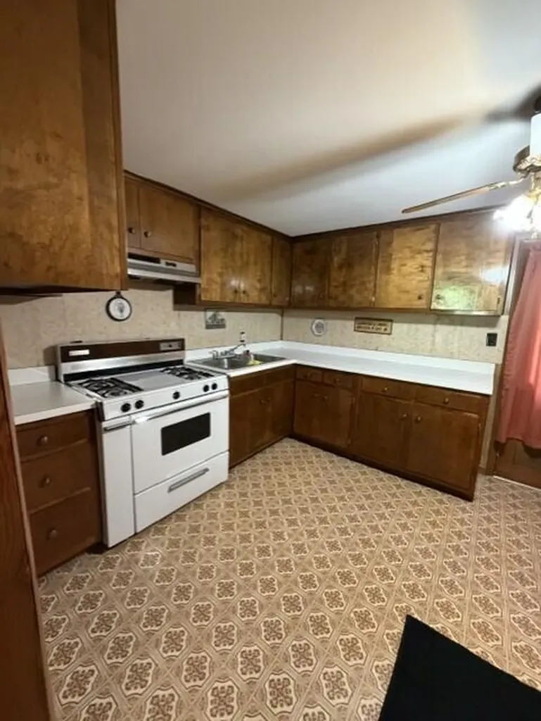 1722 Spruce Pine Road Garner KY 41817