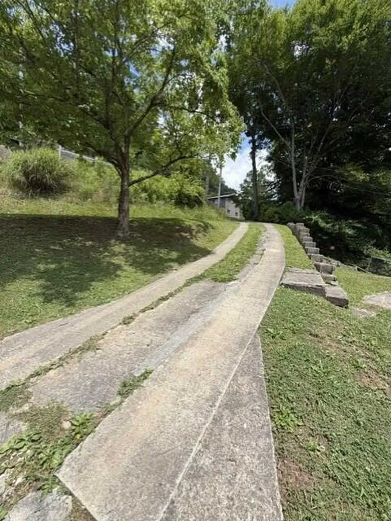 1722 Spruce Pine Road Garner KY 41817