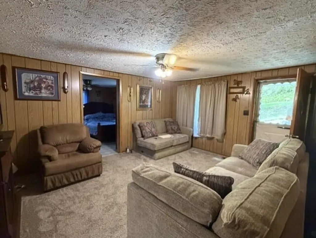 1722 Spruce Pine Road Garner KY 41817