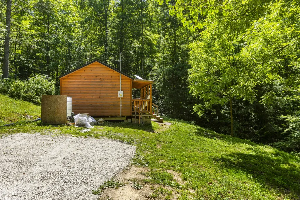 198 Lacy Creek Road Campton KY 41301
