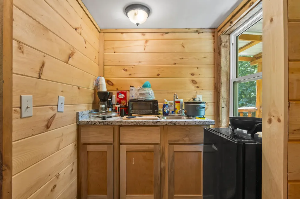 198 Lacy Creek Road Campton KY 41301