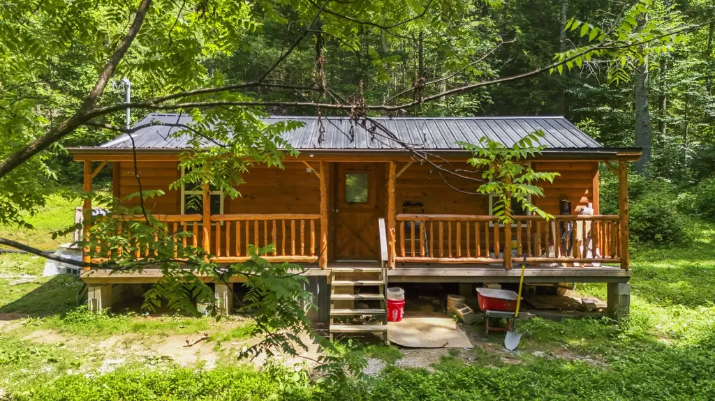 198 Lacy Creek Road Campton KY 41301