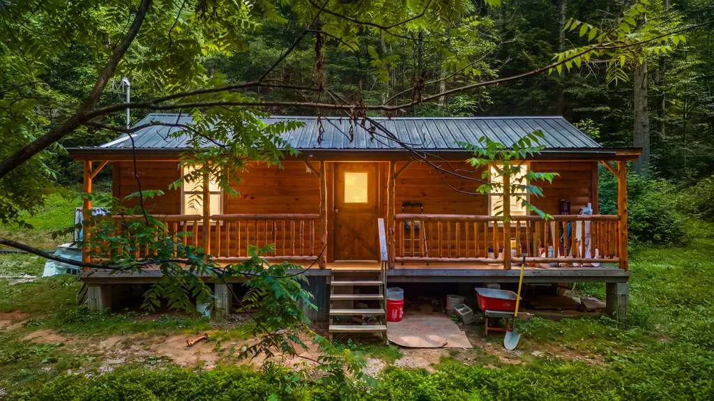 198 Lacy Creek Road Campton KY 41301