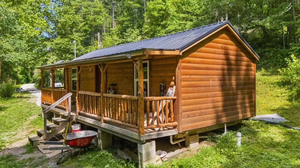 198 Lacy Creek Road Campton KY 41301