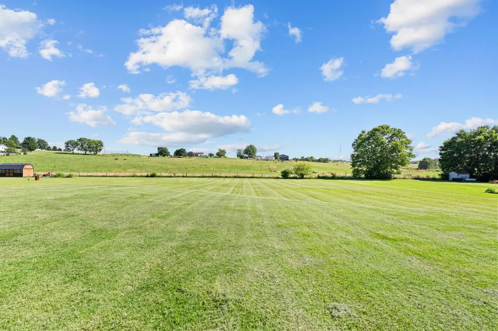 143 Rolling Meadows Drive Lancaster KY 40444