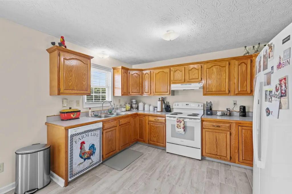 143 Rolling Meadows Drive Lancaster KY 40444