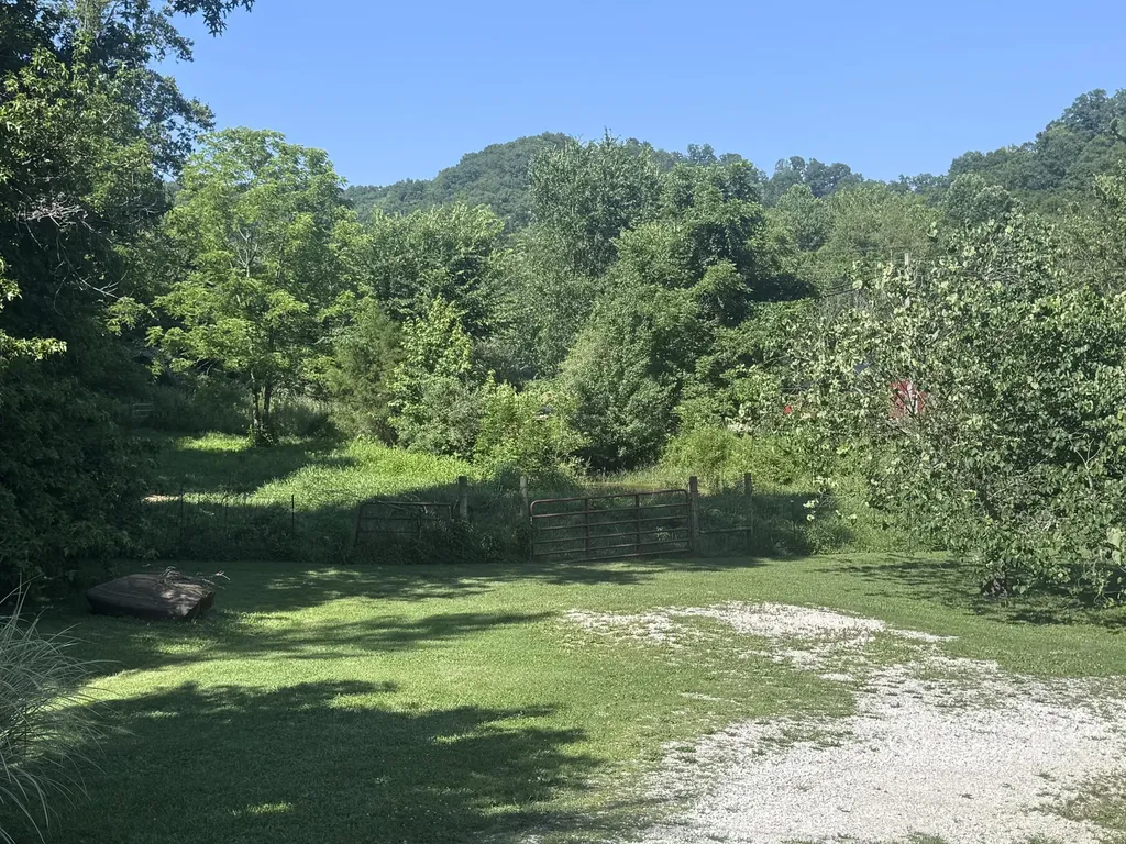 5084 5084 Middle Frk Road Salyersville KY 41465