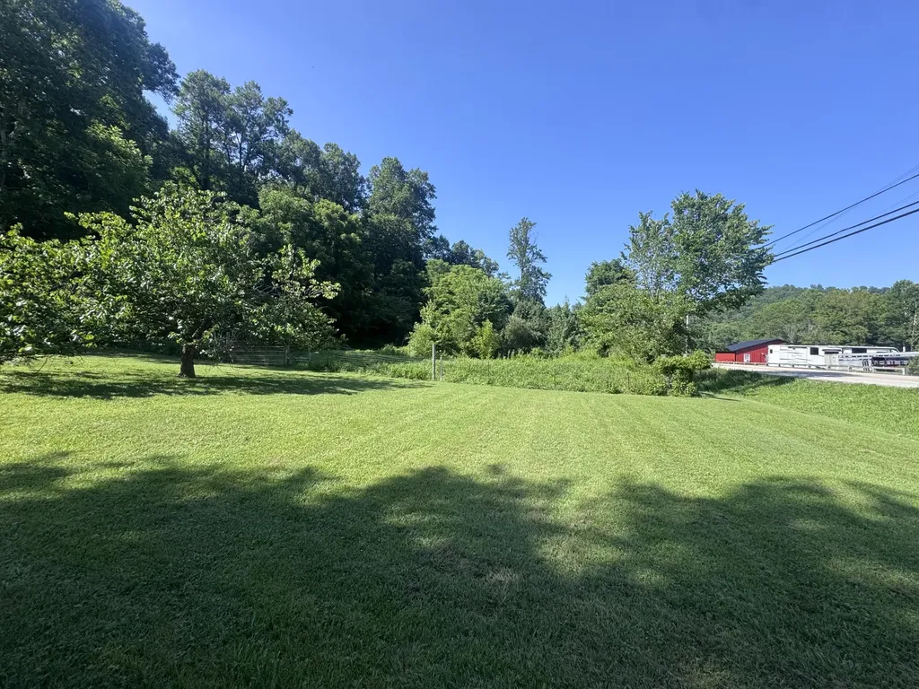 5084 5084 Middle Frk Road Salyersville KY 41465