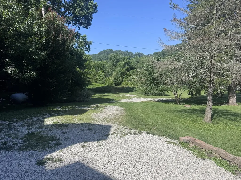 5084 5084 Middle Frk Road Salyersville KY 41465