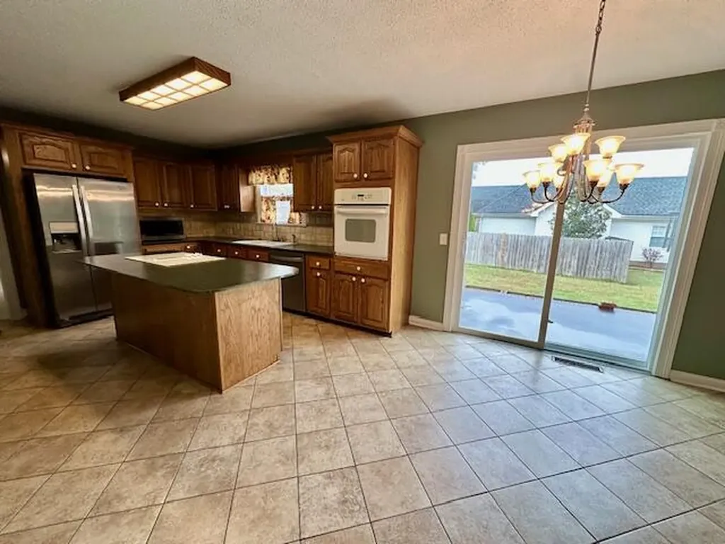 2200 Creekwood Drive Murray KY 42071