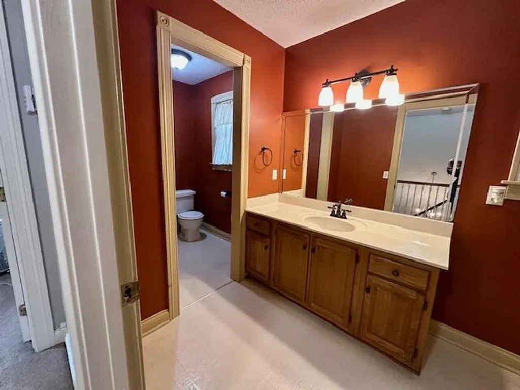 2200 Creekwood Drive Murray KY 42071