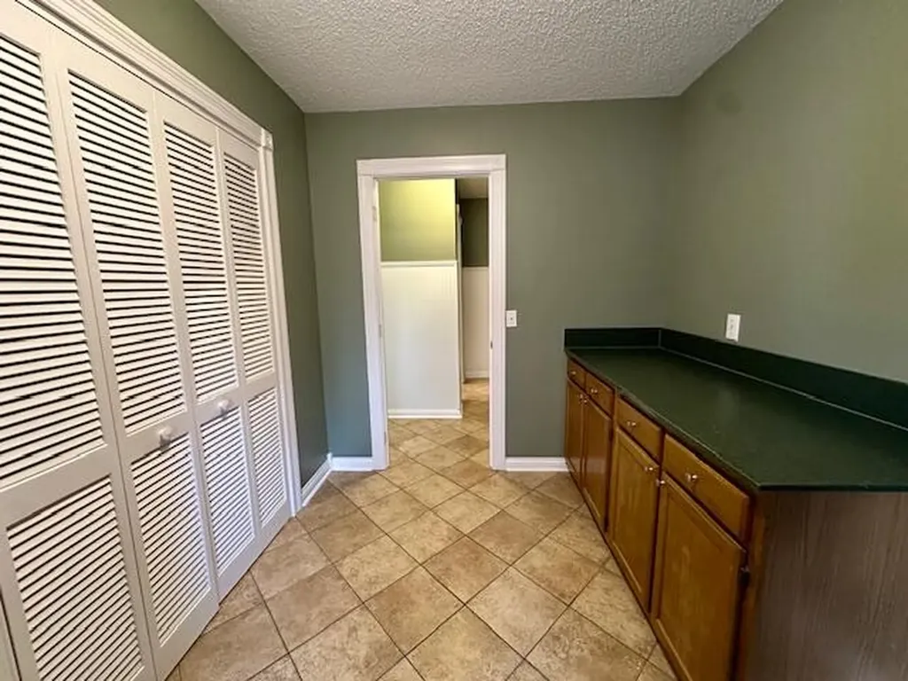2200 Creekwood Drive Murray KY 42071