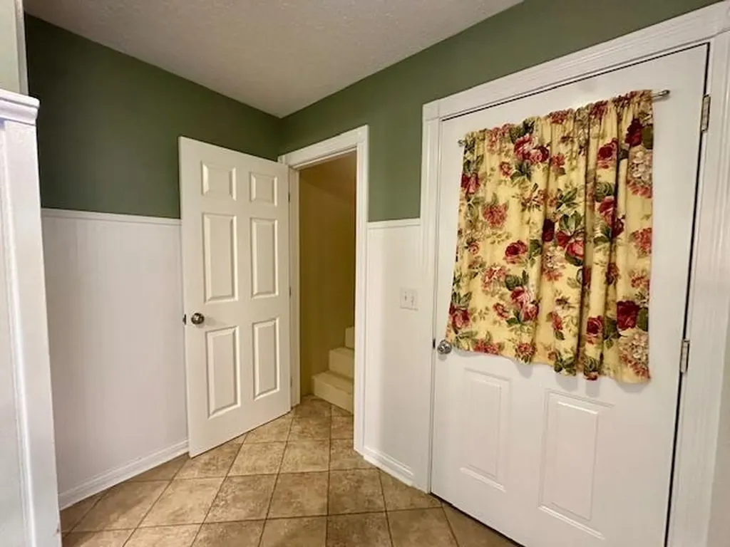 2200 Creekwood Drive Murray KY 42071