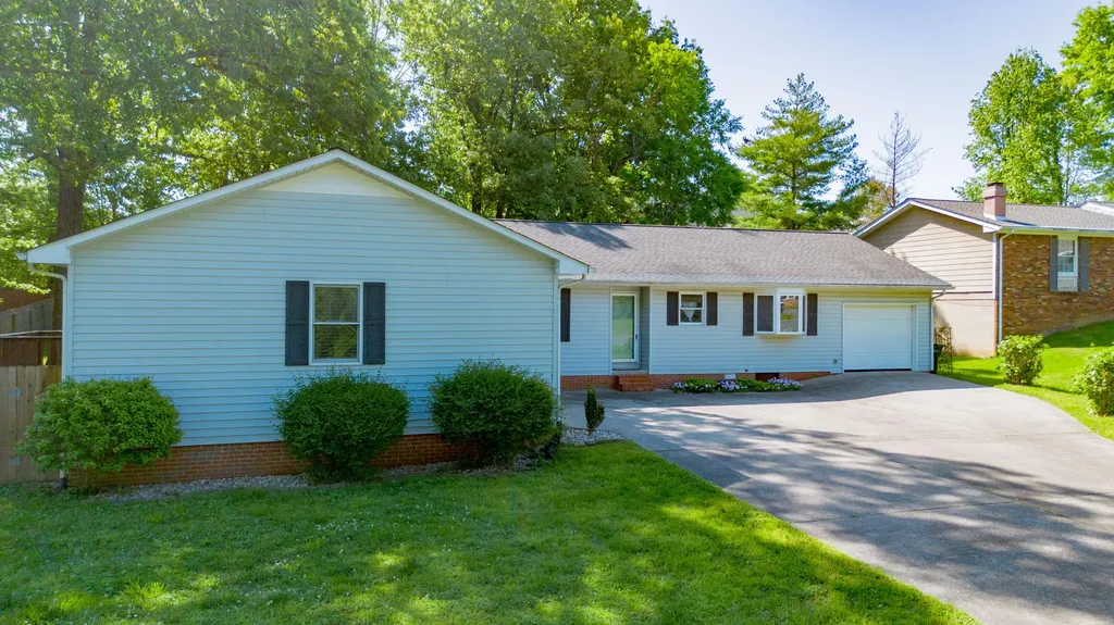 3942 Halehaven Drive Paducah KY 42001