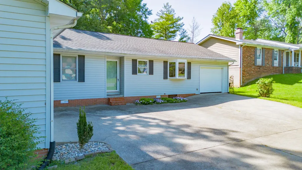 3942 Halehaven Drive Paducah KY 42001
