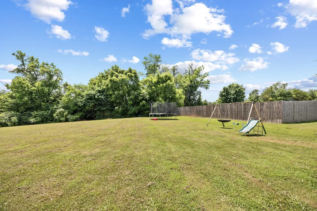 120 Mohican Trail Jeffersonville KY 40337