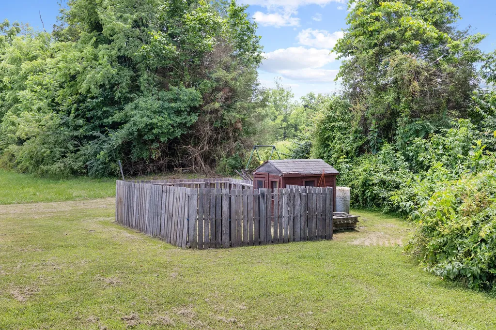120 Mohican Trail Jeffersonville KY 40337