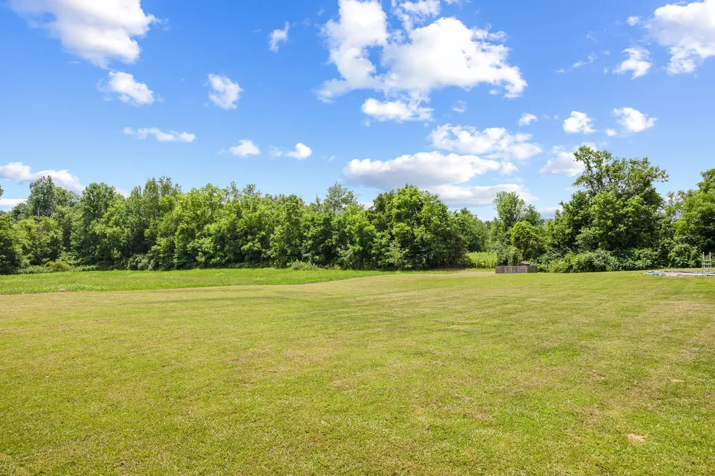 120 Mohican Trail Jeffersonville KY 40337