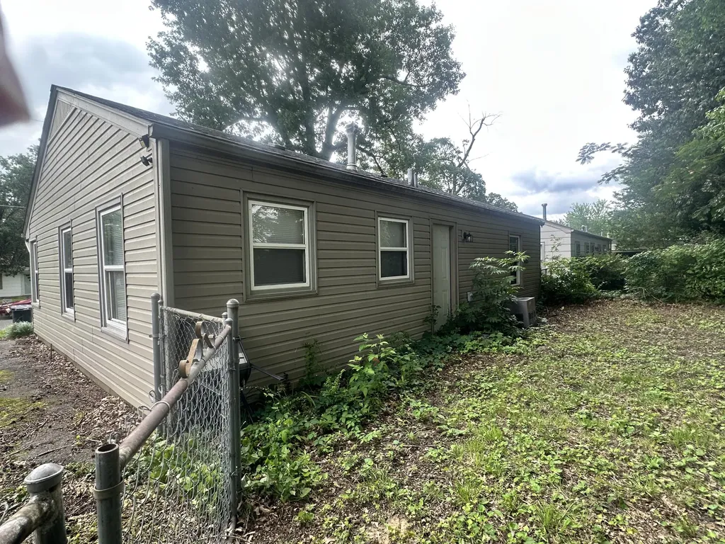935 Lorine Lane Paducah KY 42001