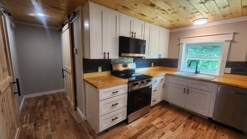 5270 Highway 2141 Hustonville KY 40437