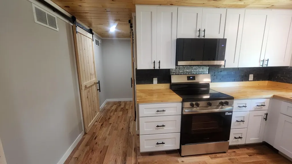 5270 Highway 2141 Hustonville KY 40437