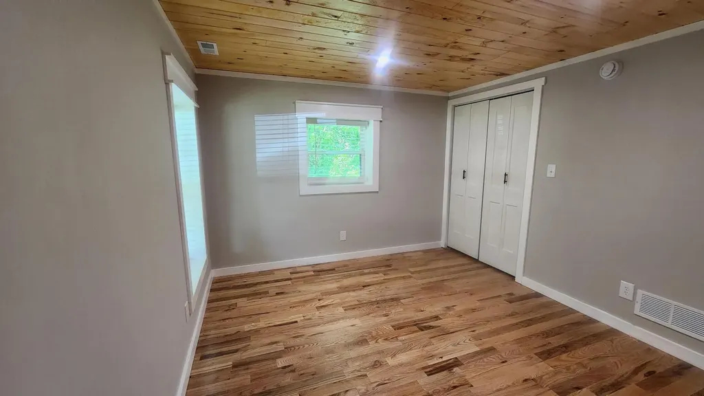 5270 Highway 2141 Hustonville KY 40437