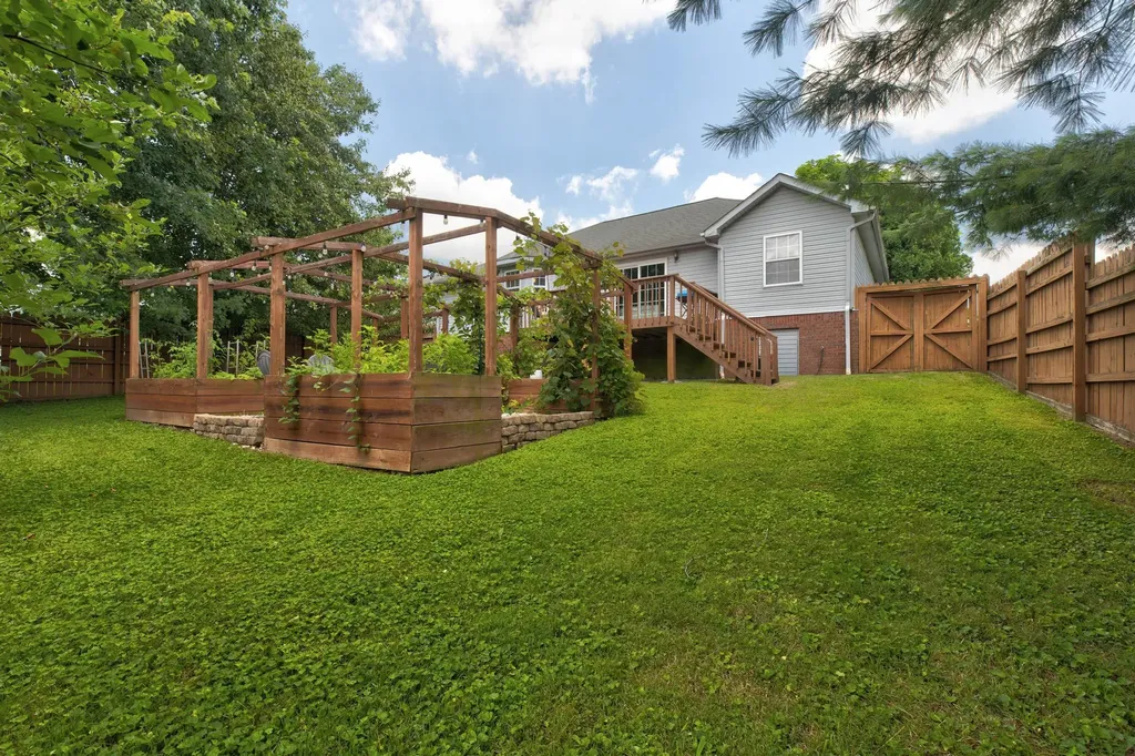 129 Swiss Stone Way Mt Sterling KY 40353