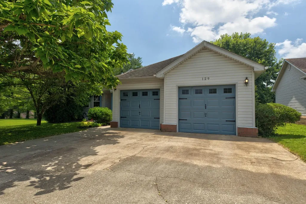 129 Swiss Stone Way Mt Sterling KY 40353