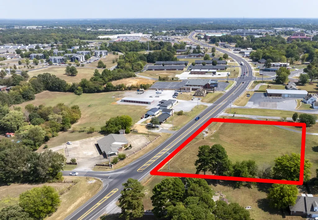 1005 State Route 121 North Murray KY 42071