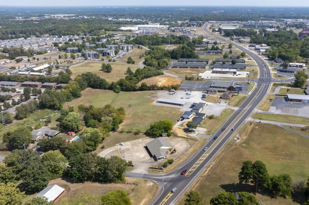 1005 State Route 121 North Murray KY 42071