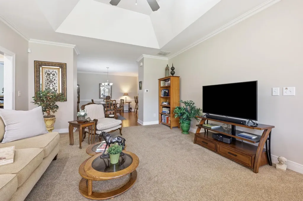 143 Rumsey Circle Versailles KY 40383