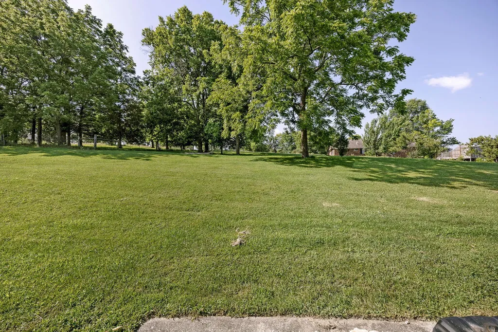 129 Creekside Drive Danville KY 40422