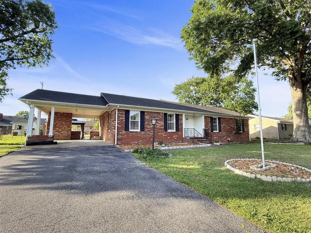 1506 Belmont Drive Murray KY 42071