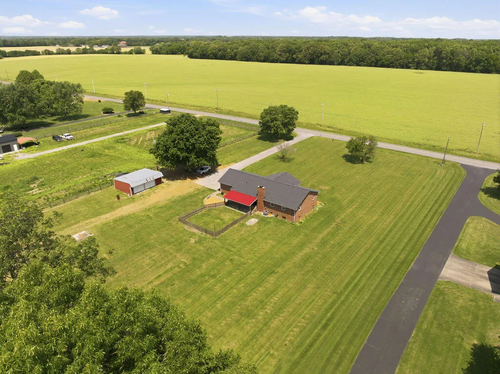 391 Ezell Road Murray KY 42071