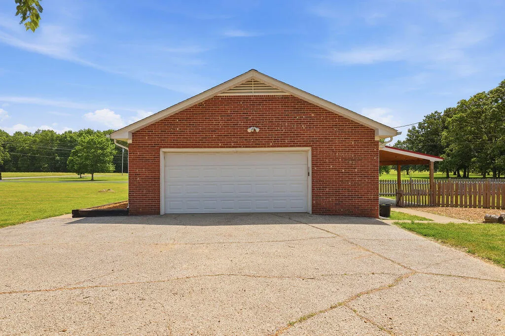 391 Ezell Road Murray KY 42071