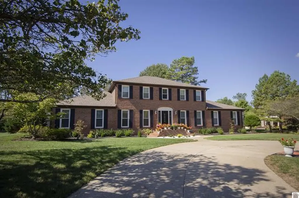 192 Deer Path Lane Paducah KY 42001