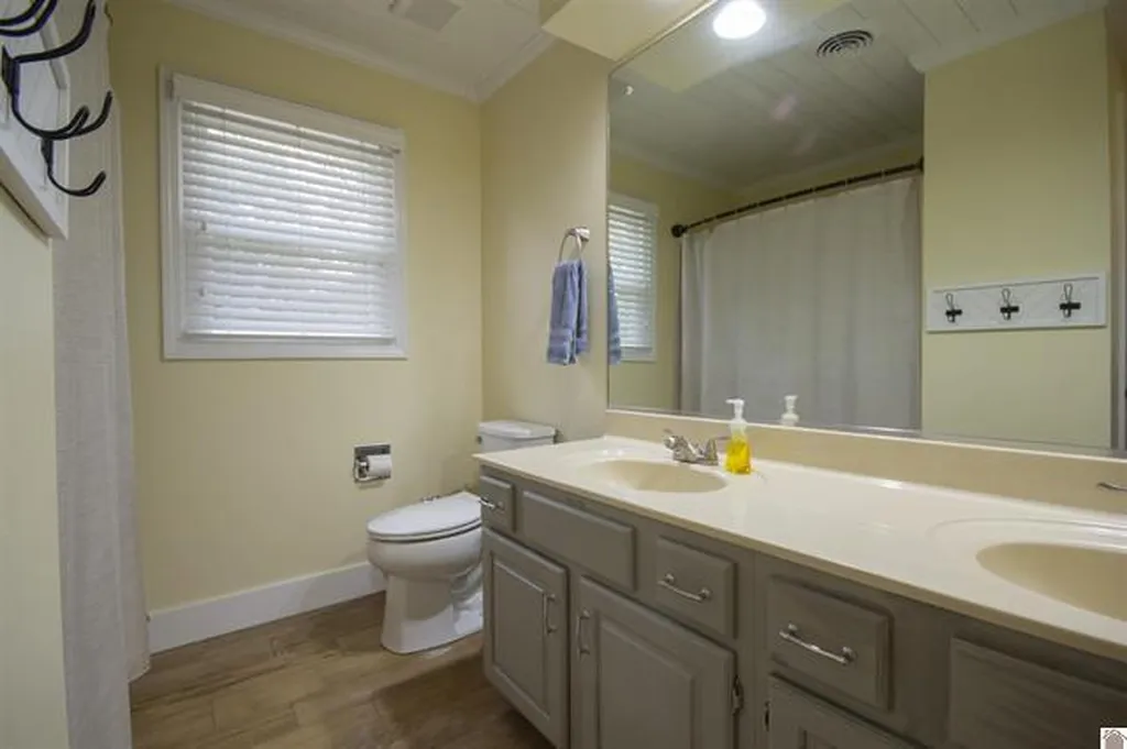 192 Deer Path Lane Paducah KY 42001