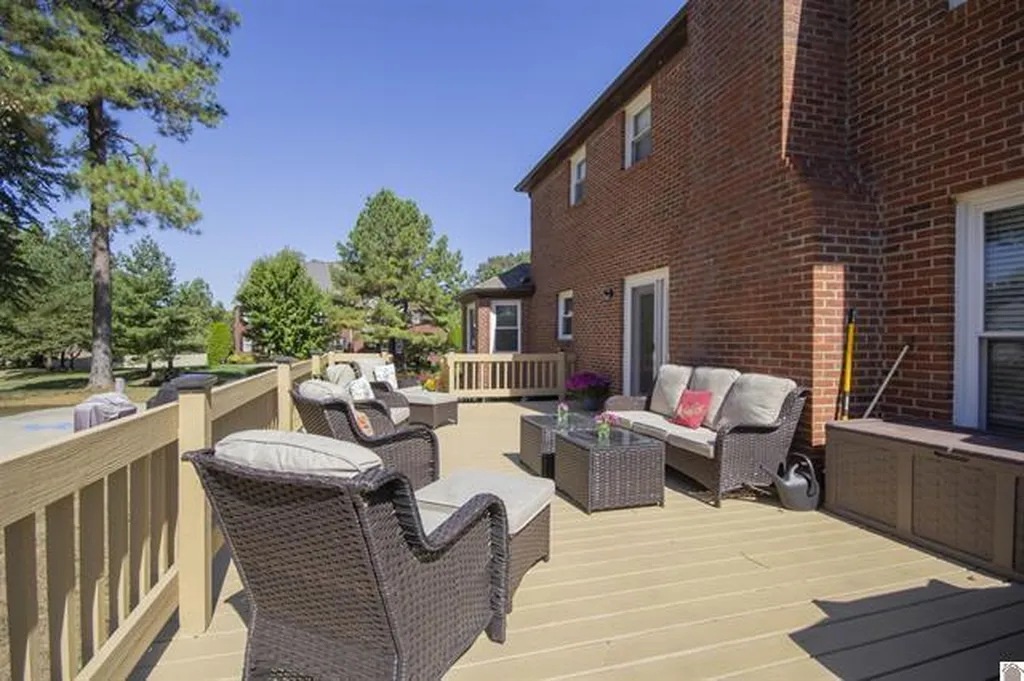 192 Deer Path Lane Paducah KY 42001
