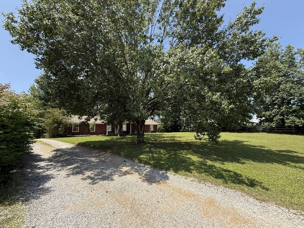 1401 Old Whitley Road London KY 40744