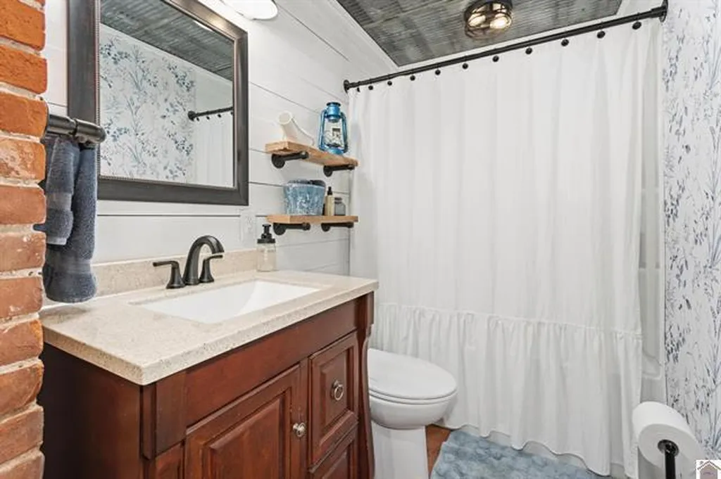 4961 State Route 780 Clinton KY 42031