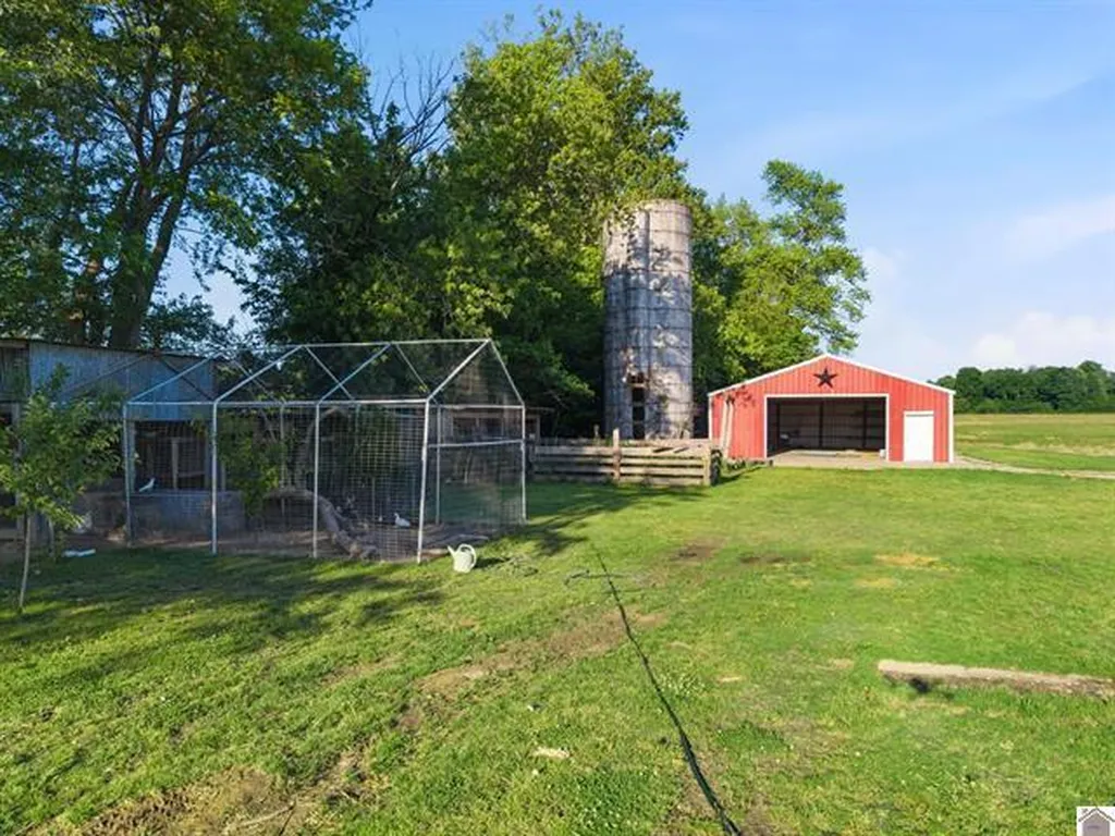 4961 State Route 780 Clinton KY 42031