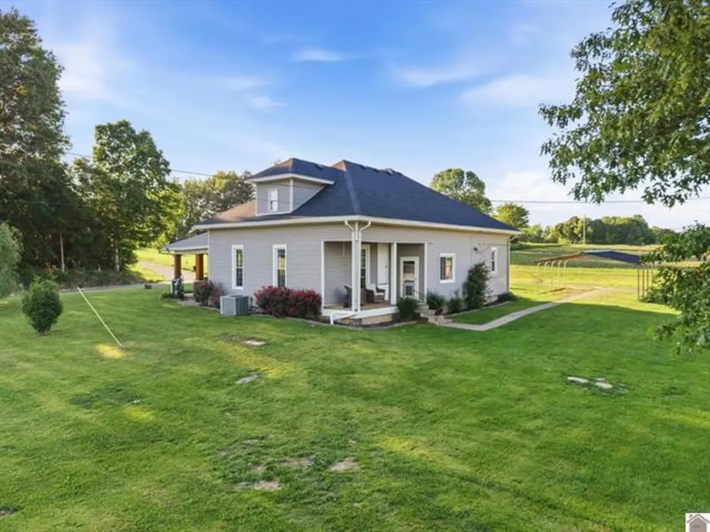 4961 State Route 780 Clinton KY 42031