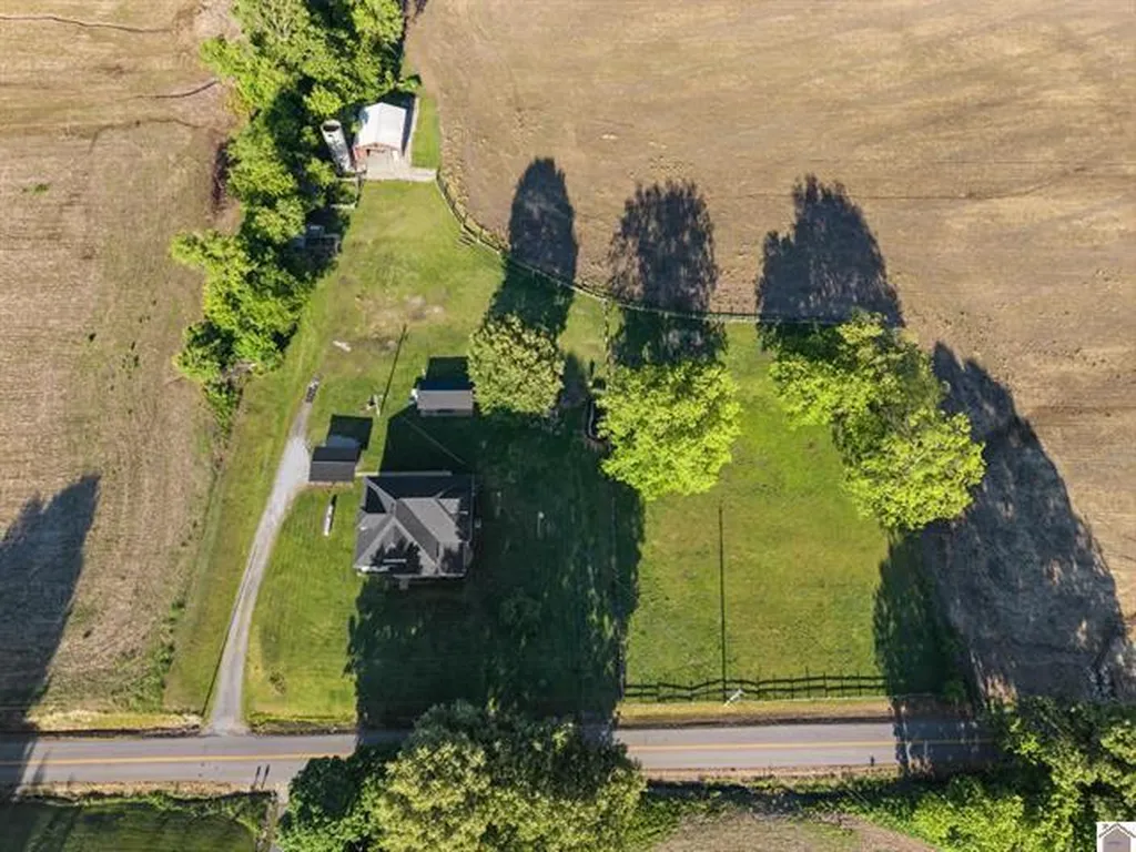 4961 State Route 780 Clinton KY 42031