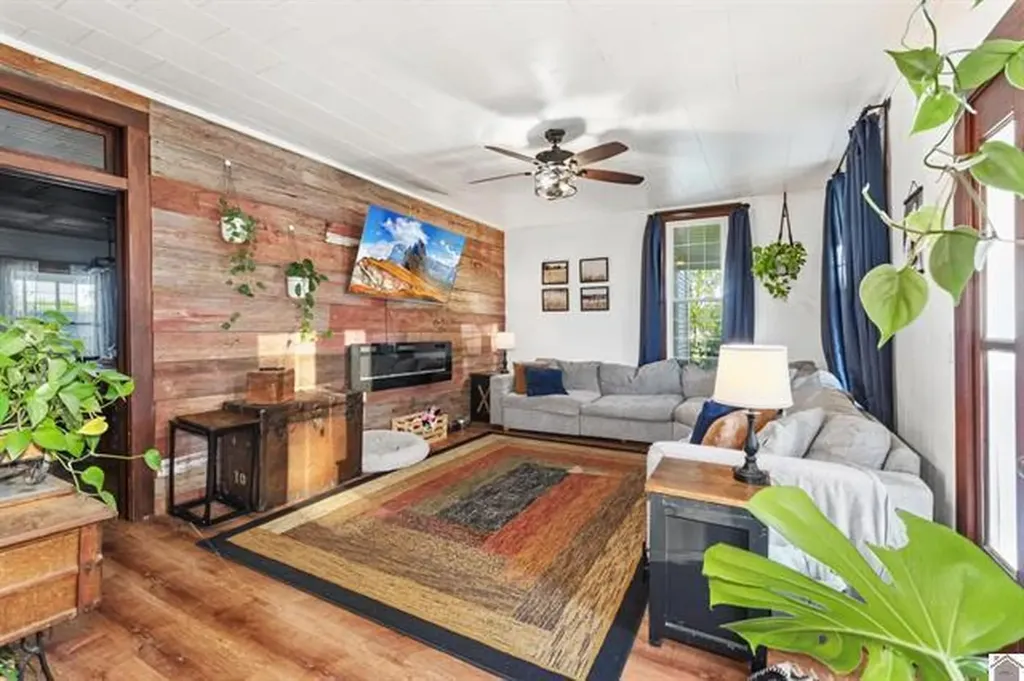 4961 State Route 780 Clinton KY 42031