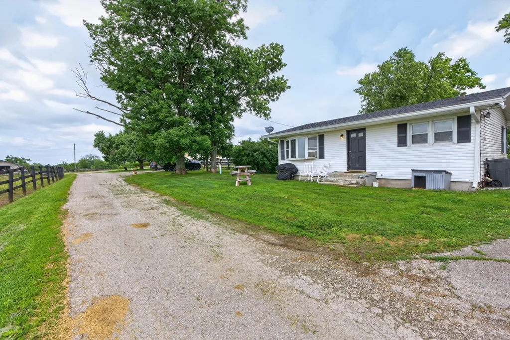 493 Levy Road Paris KY 40361