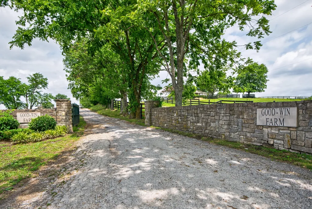 493 Levy Road Paris KY 40361